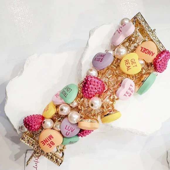 Betsey Johnson Think Pink Sweetheart Conversation Heart Toggle Bracelet - Picture 1 of 4